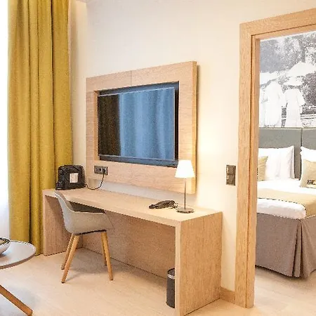 Otel Centennial Nexus 4*