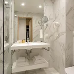 Centennial Nexus 4*